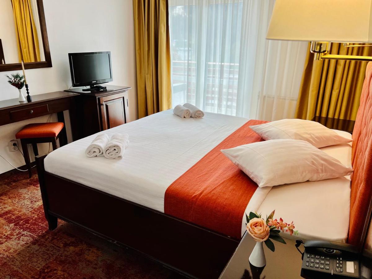 Hotel Piatra Mare Пояна-Брашов Экстерьер фото