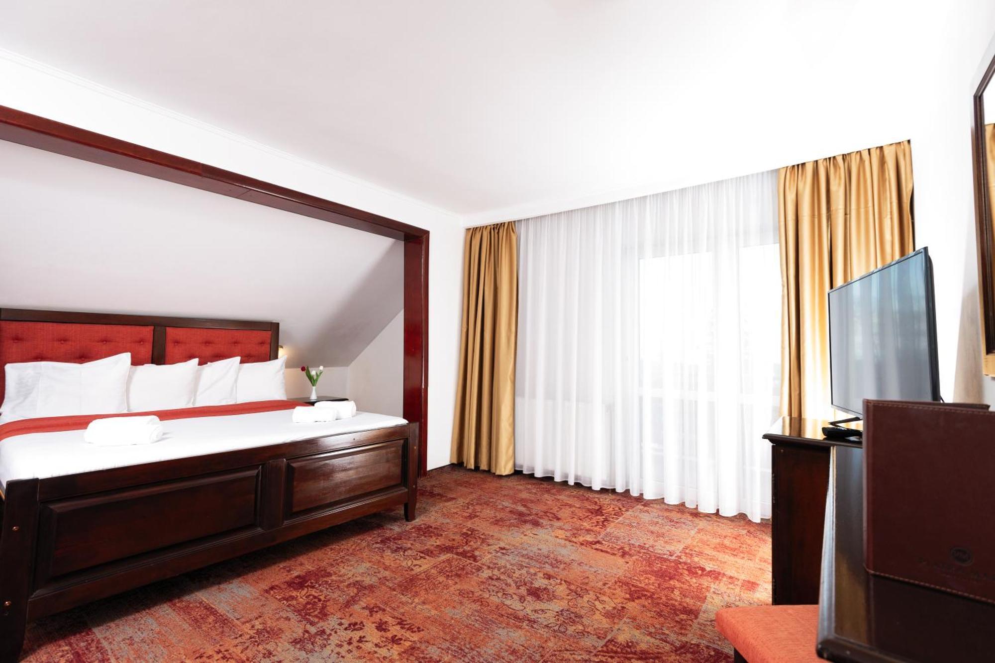 Hotel Piatra Mare Пояна-Брашов Экстерьер фото